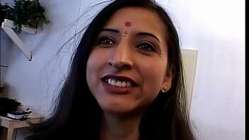 Deshi aunty is keen to do her first anal experience, but her husband won´t do it so they need help